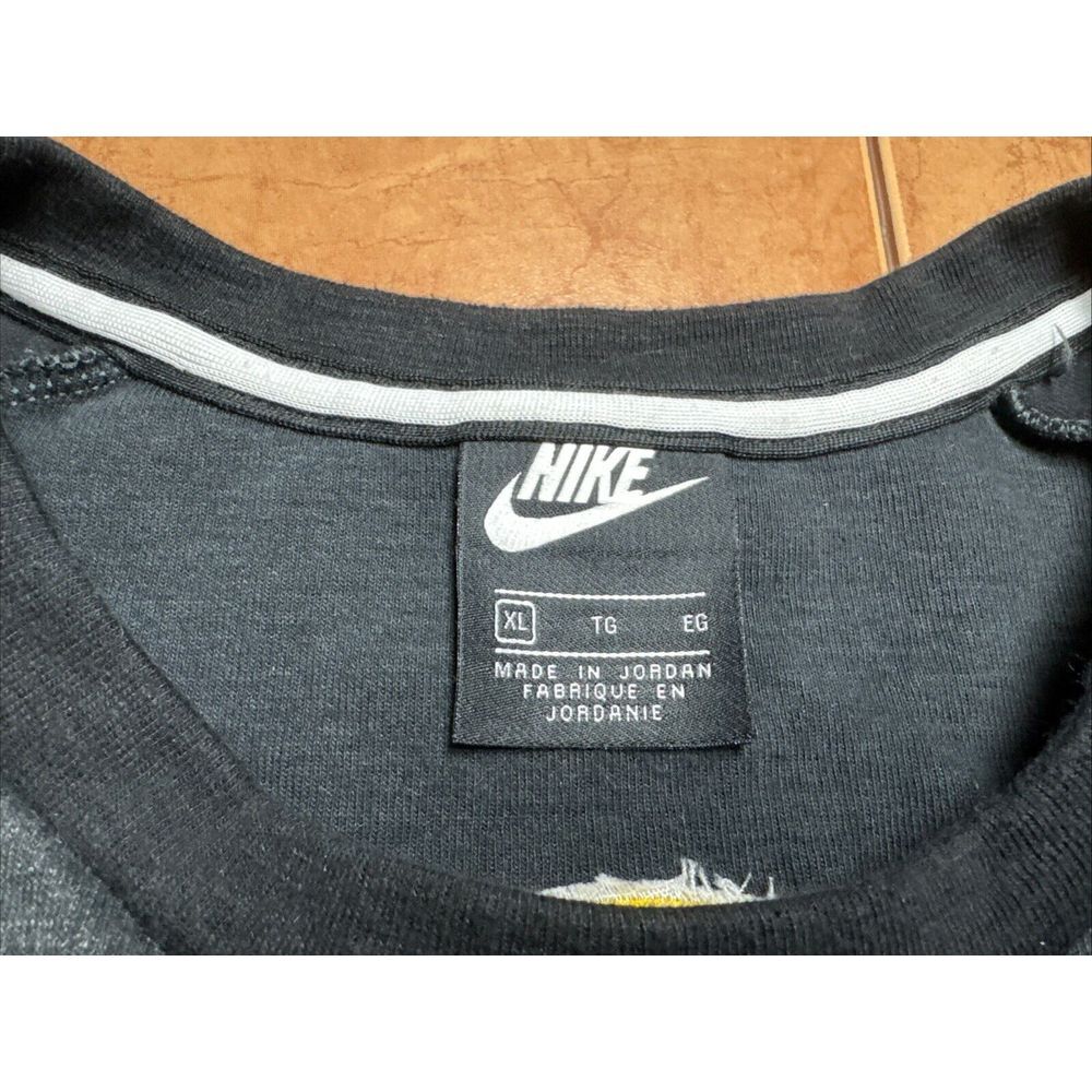 Vintage Nike Team Iowa Hawkeyes  Swoosh Crewnck Black Grey Sz XL Kangaroo Pocket - Picture 4 of 10